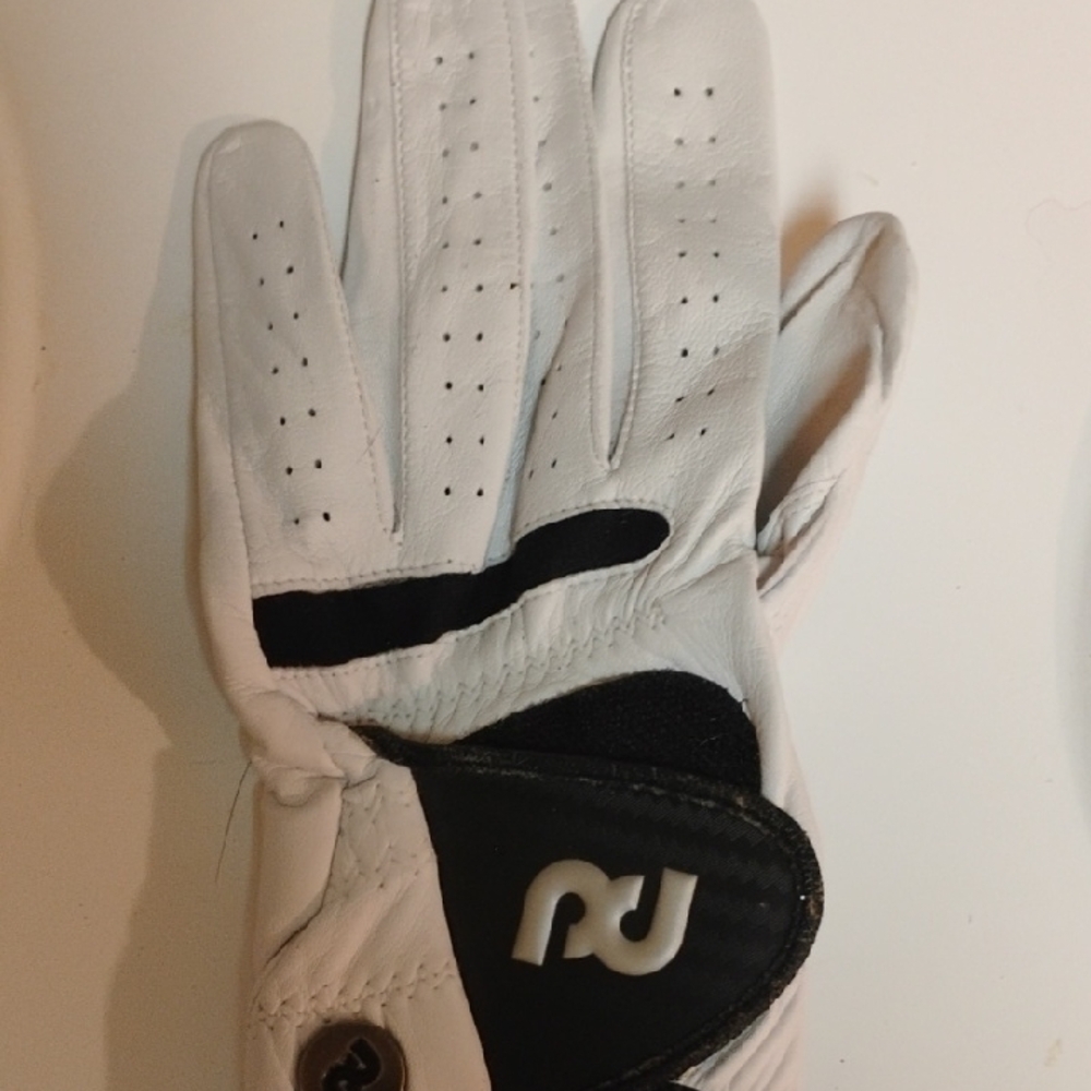White and Black Golf Glove